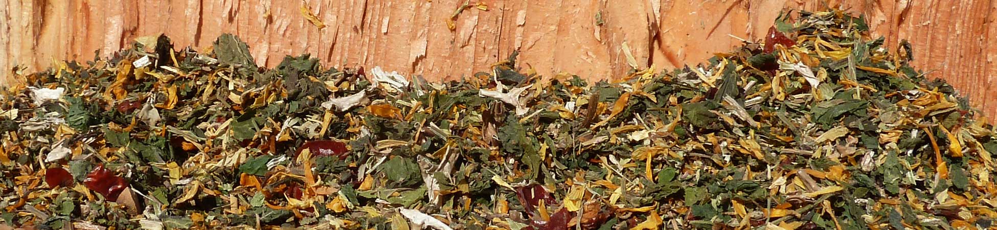 Dette er Islænder Allround urteblandingen. Den indeholder brændenælde, morgenfrue, havalger, burresnerre, timian, hybenskaller og islandsk mos